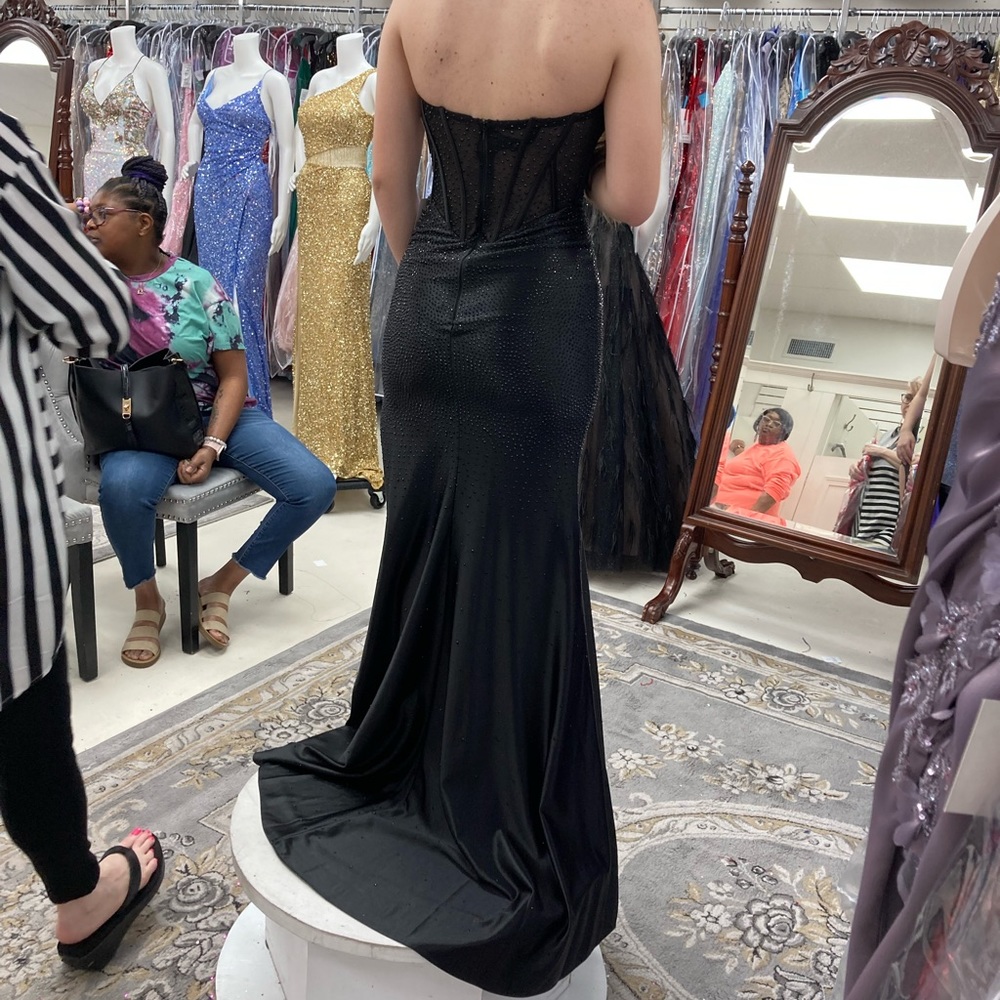 Prom dress - Picture 2 of 3